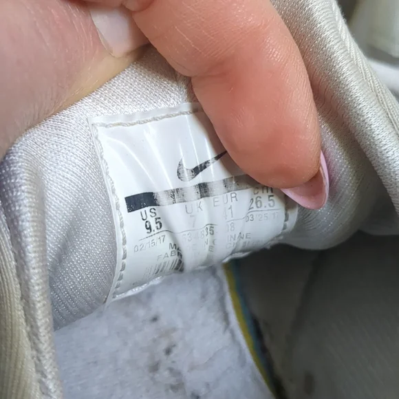 Nike Huarache Shoes white silver leather GUC 9.5 - Picture 4 of 7